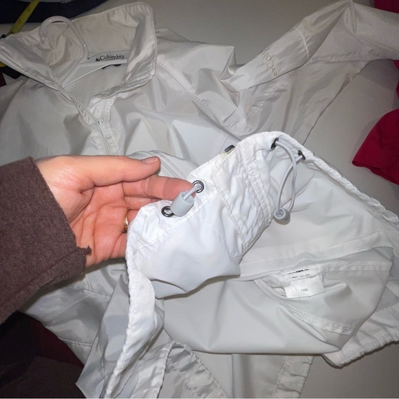 Columbia Woman’s White Full Zip Lightweight Packable Jacket - Picture 12 of 17